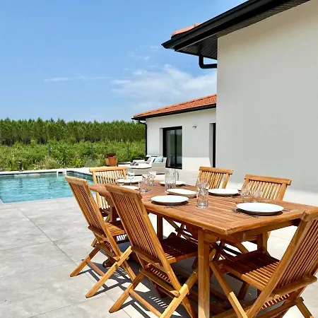 Aurora Piscine 7 Personnes Мио